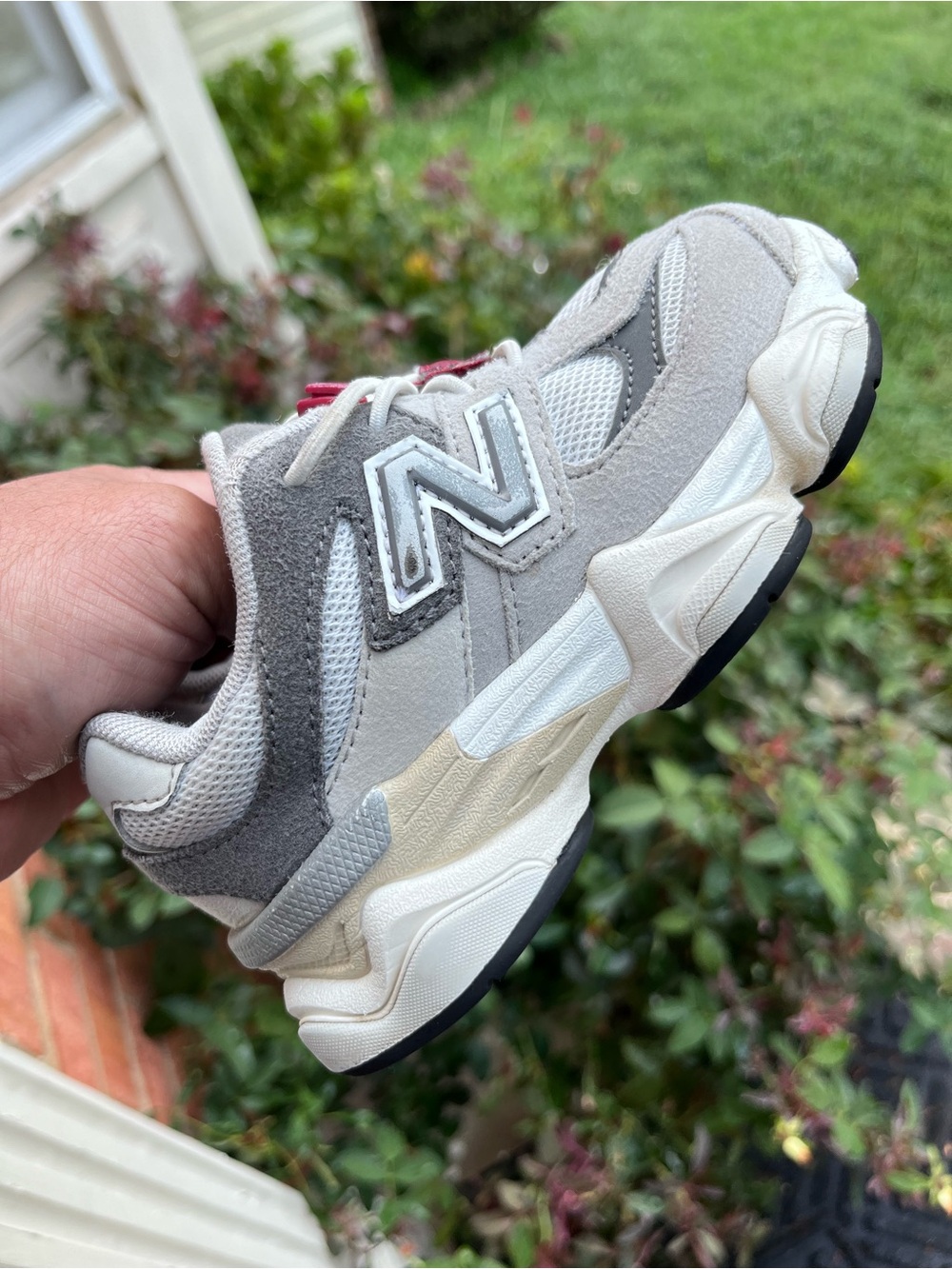 New Balance 9060
Bungee
Lifestyle 
Athletic Shoes
Size 9C Unisex
